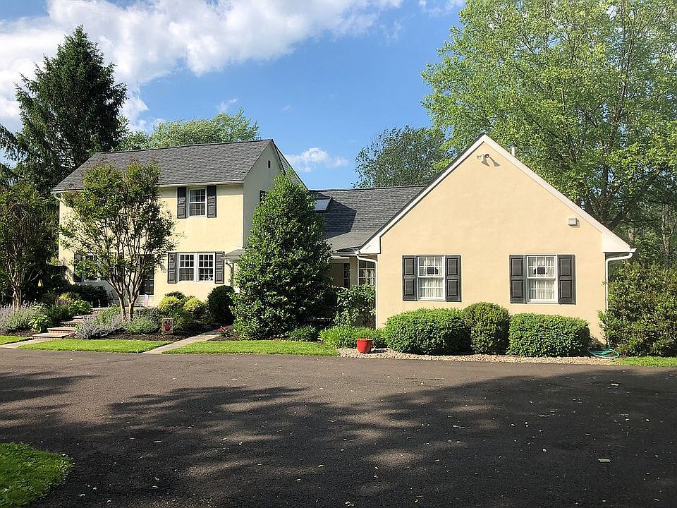 2nd image of 1128 Swedesford Rd