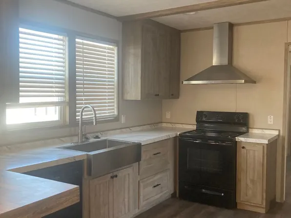 Trademark-Terrace Mobile Home Park, 1 Trademark Ln #28, Ripley, WV 25271