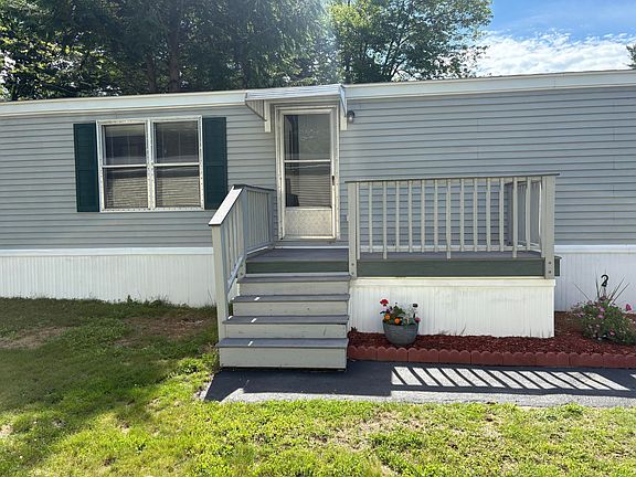 3rd image of 8 Mayflower Drive
