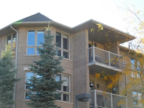 56 Kerman Ave #311, Grimsby, ON L3M 0A1