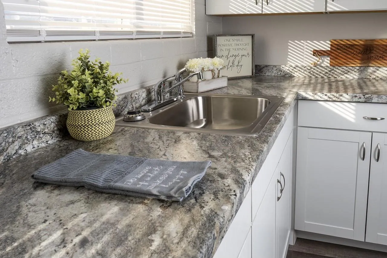 2 bed, 720 sqft, $900 — Photo 1