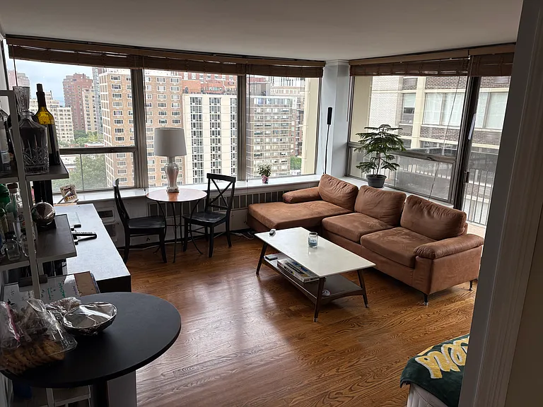 1360 N Sandburg Ter #1701C — Photo 6