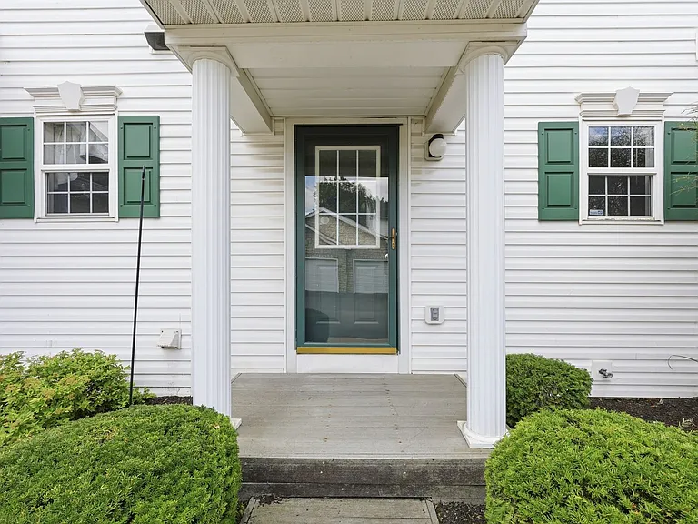 4659 Parrau Dr — Photo 2