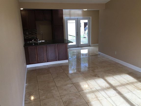 4th image of 10490 Heatherwood Dr