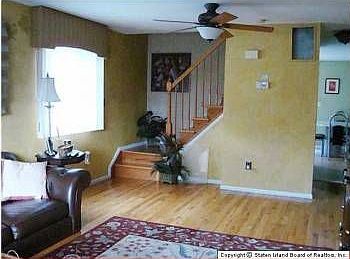 4th image of 386 Husson St