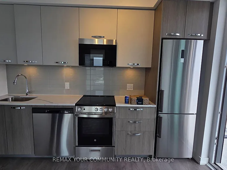 75 James St S #2610 — Photo 5
