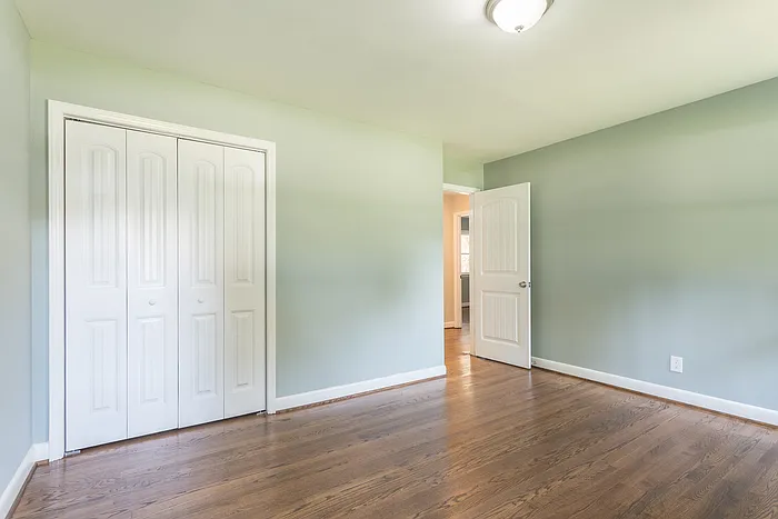 204 W Johnson St — Photo 11