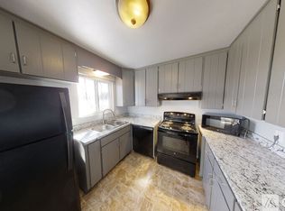 811 Pioneer Ln, Colorado Springs, CO 80904