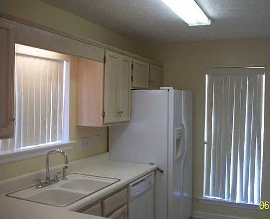 5th image of 1236 Sandlewood Dr