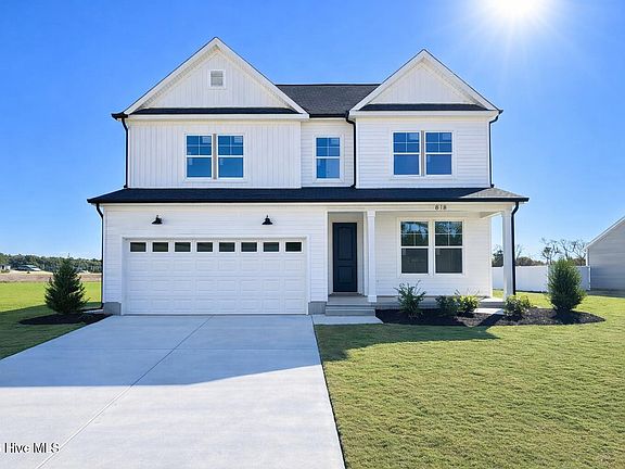 3rd image of 818 Fairway Road