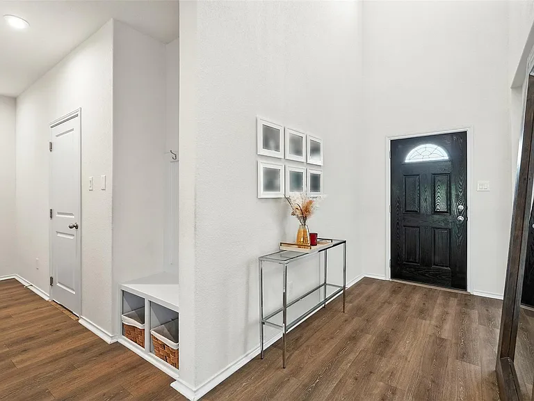 211 Brookside St — Photo 26