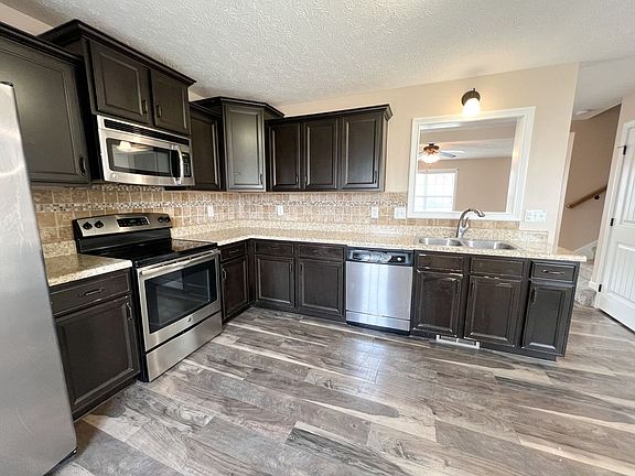 5th image of 503 Falkland Cir