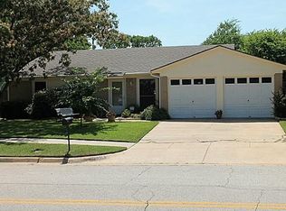 6114 Kelly Elliott Rd, Arlington, TX 76001