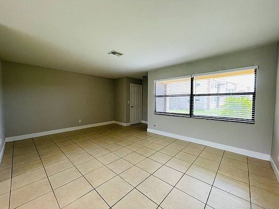 2nd image of 847 SE 8th Terrace A Cpe