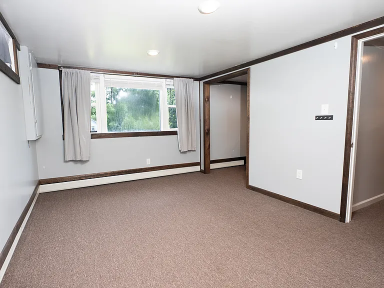 1330 Logan St — Photo 15