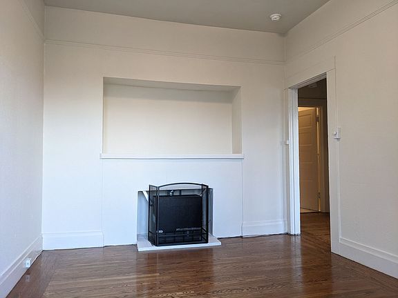 5th image of 245 30th St APT 1