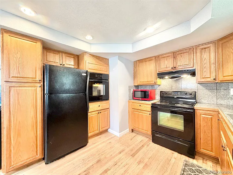 1285 W Gill Pl — Photo 12