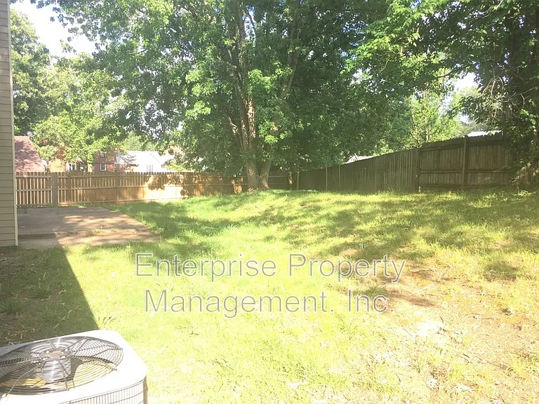 7019 Shadow Oaks Dr — Photo 4