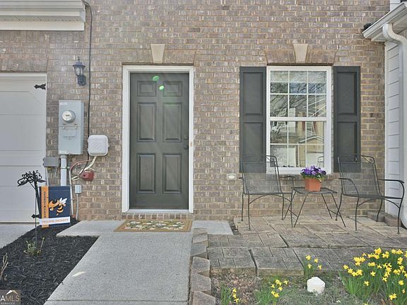 2nd image of 151 Spring Way Sq