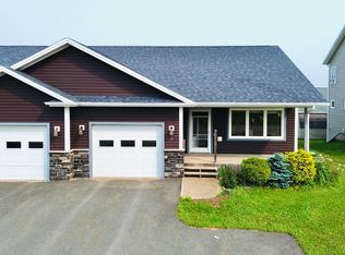 18 Parkman Dr E, Charlottetown, PE C1C0T4