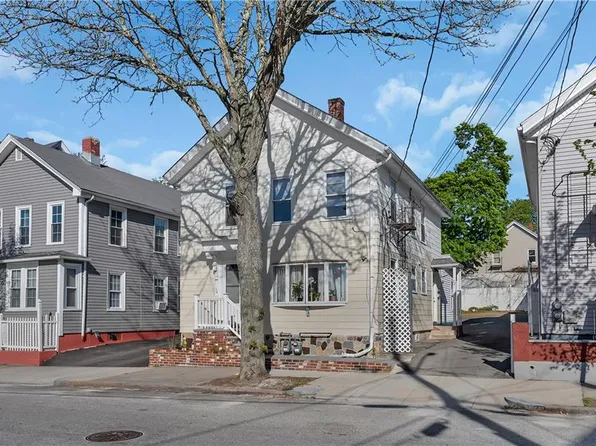 72 Moore St, Central Falls, RI 02863