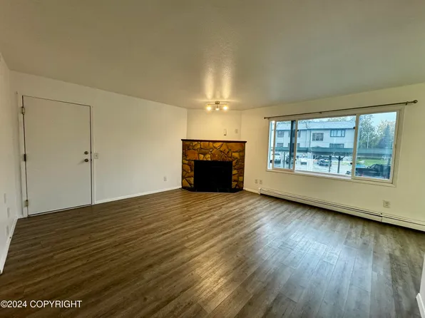 211 McCarrey St #I-9b, Anchorage, AK 99508