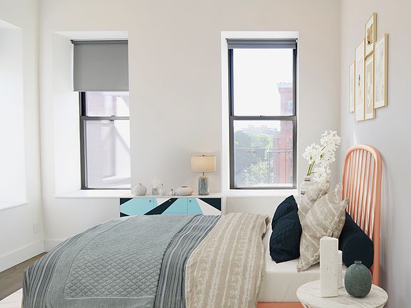 4th image of 1675 Lexington Ave #11
