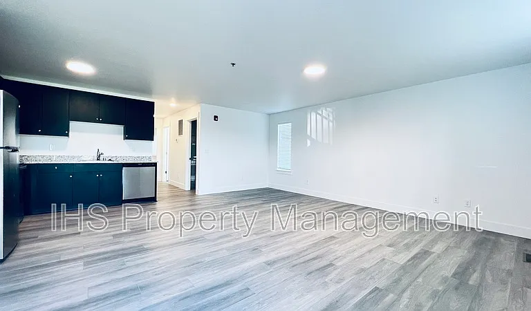 485 S 38th Ave #E118 — Photo 1