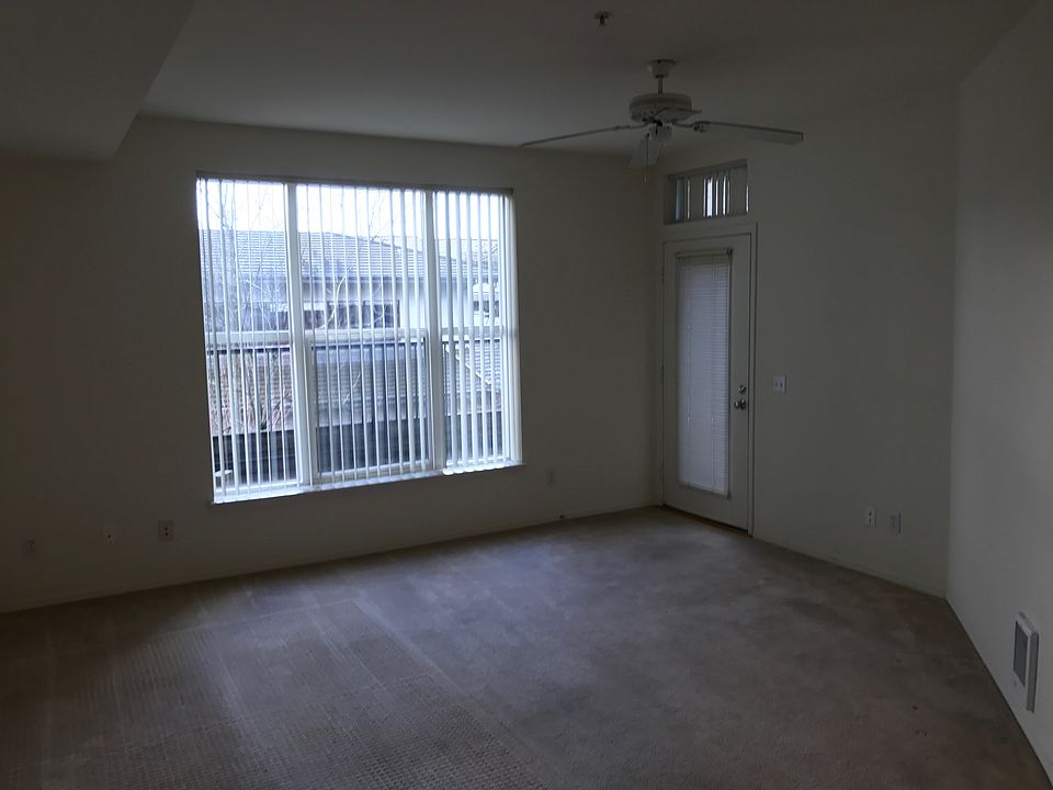 1st image of 16075 NE 85th St APT 208