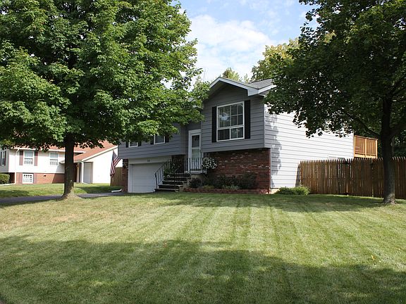 2nd image of 106 Springhollow Dr