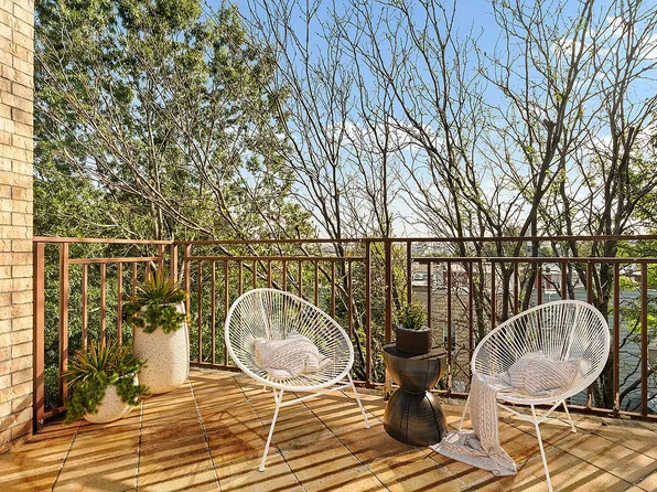 155 Newel St #4A, Brooklyn, NY 11222