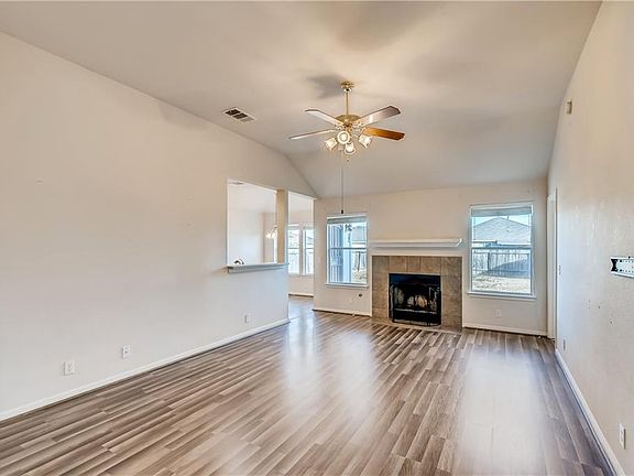 5th image of 104 Musselman Ct