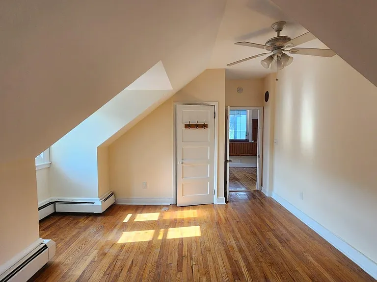 92 Roe Ave #3 — Photo 11