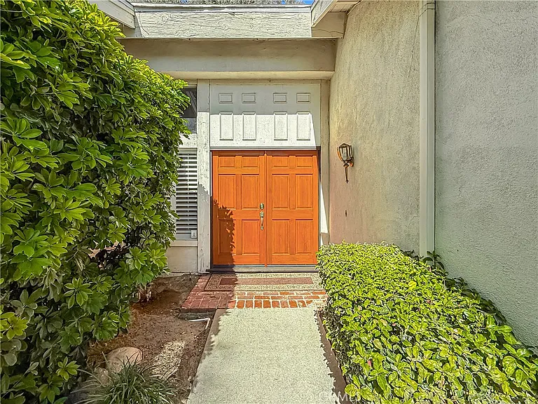 9201 Paso Robles Ave — Photo 6