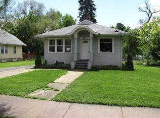 221 Orange St, Elgin, IL 60123