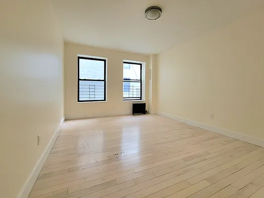 Rented by AZ REALTY NYC LLC | media 4