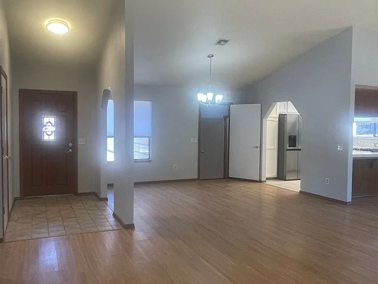 651 Country Oak Dr — Photo 3