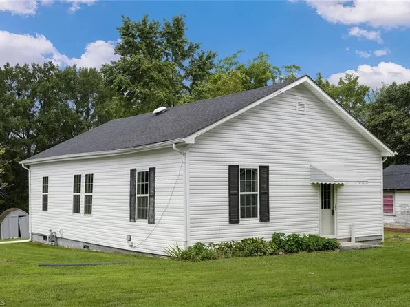 617 Delaware Ave, Burlington, NC 27217