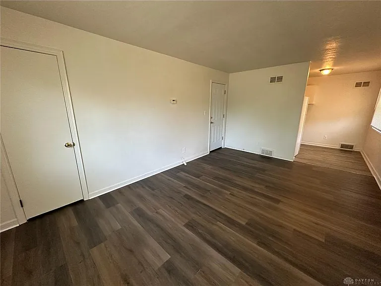 102 E Norman Ave — Photo 11