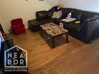 4th image of 2703 Highland Dr