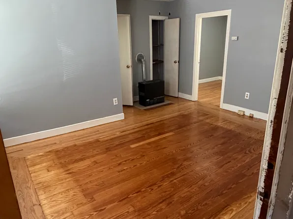 116 5th St #1N, Fall River, MA 02721
