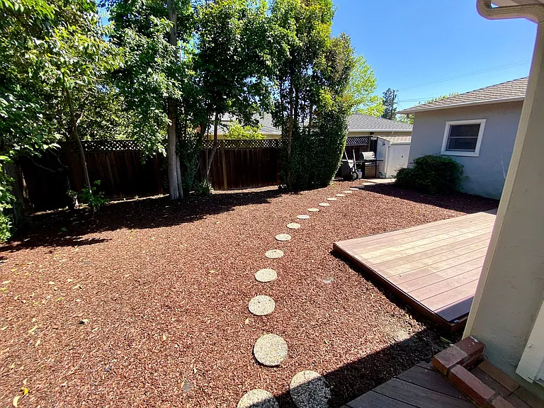 1052 Clark Ave — Photo 31