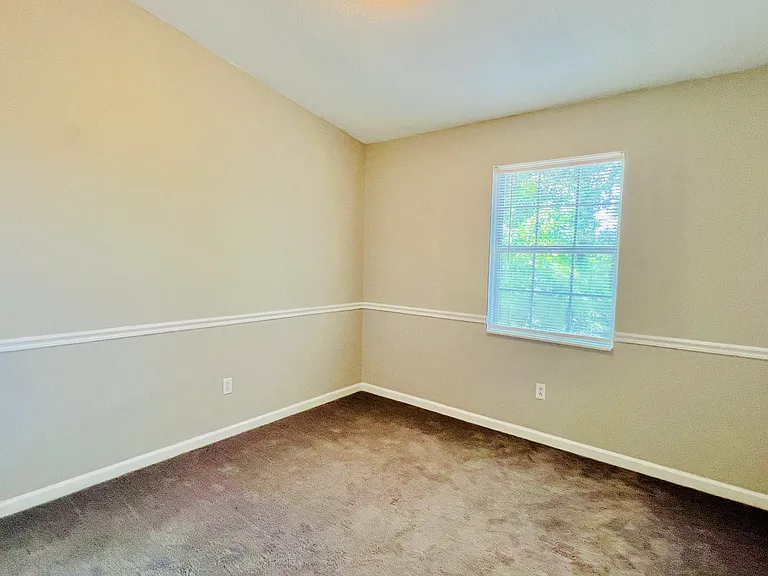 347 Darlington Cir — Photo 17
