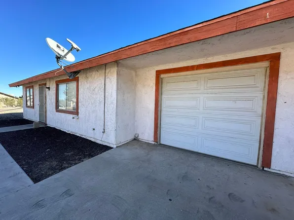 RV T 13915, 13915 Spruce St APT C, Hesperia, CA 92345