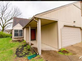 2525 Crestline Ct, Lawrence, KS 66047