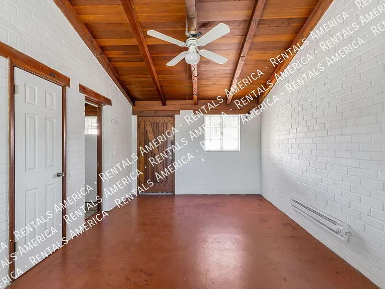 947 N Alvernon Way #7 — Photo 4