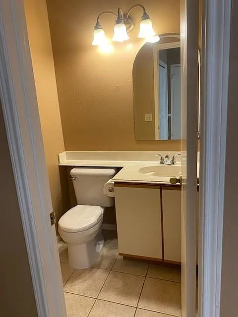 2 bed, 2.5 bath, 1152 sqft, $1,800 — Photo 4