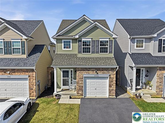 2nd image of 3206 W Huntington Ln