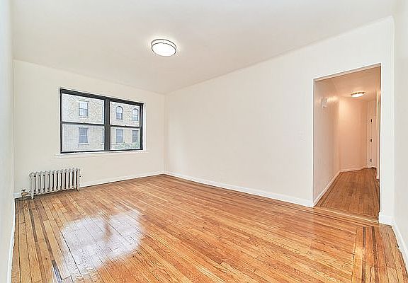 3rd image of 735 W 172nd St APT A41