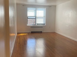 14737 Roosevelt Ave, Flushing, NY 11354